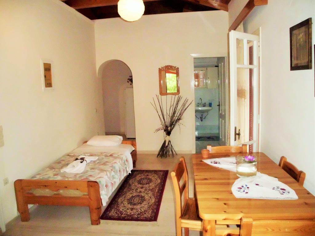 Anemona Apartments And Studios Vasilikos  Phòng bức ảnh